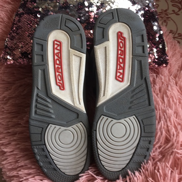 Jordan Sneakers - Picture 4 of 5